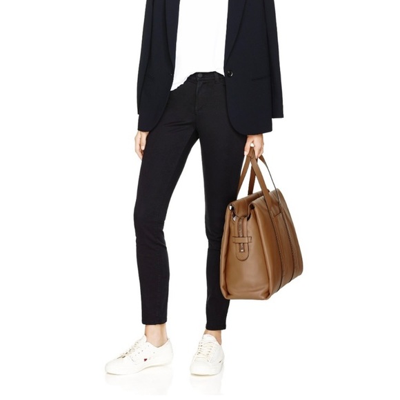 100% Aritzia Six Eleven Mc Duffle Large Leather Bag - Picture 9 of 9